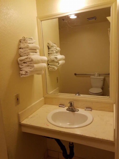 Travel Time Motel image 6